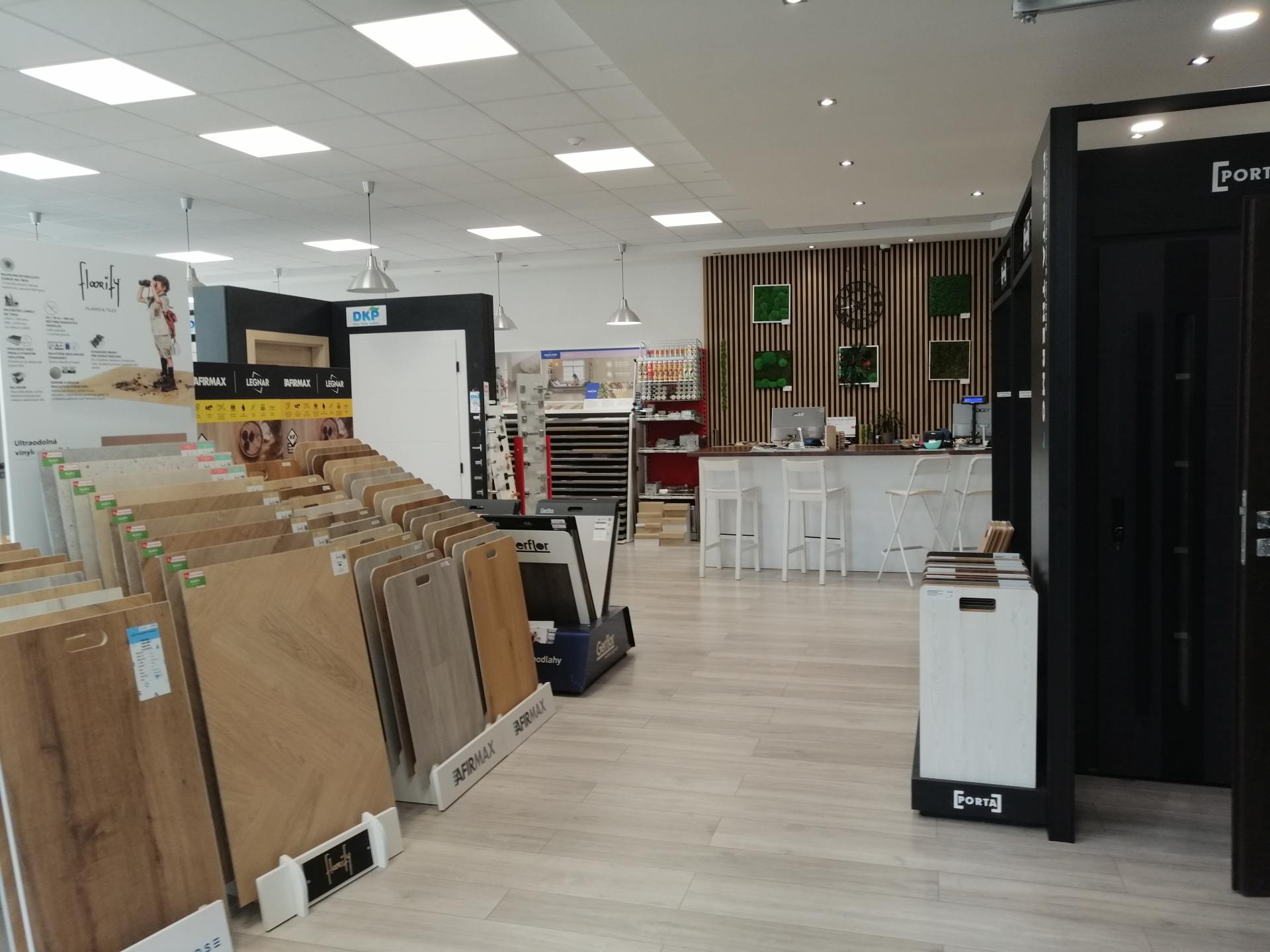 Dvere a podlahy so zameraním a montážou Nitra